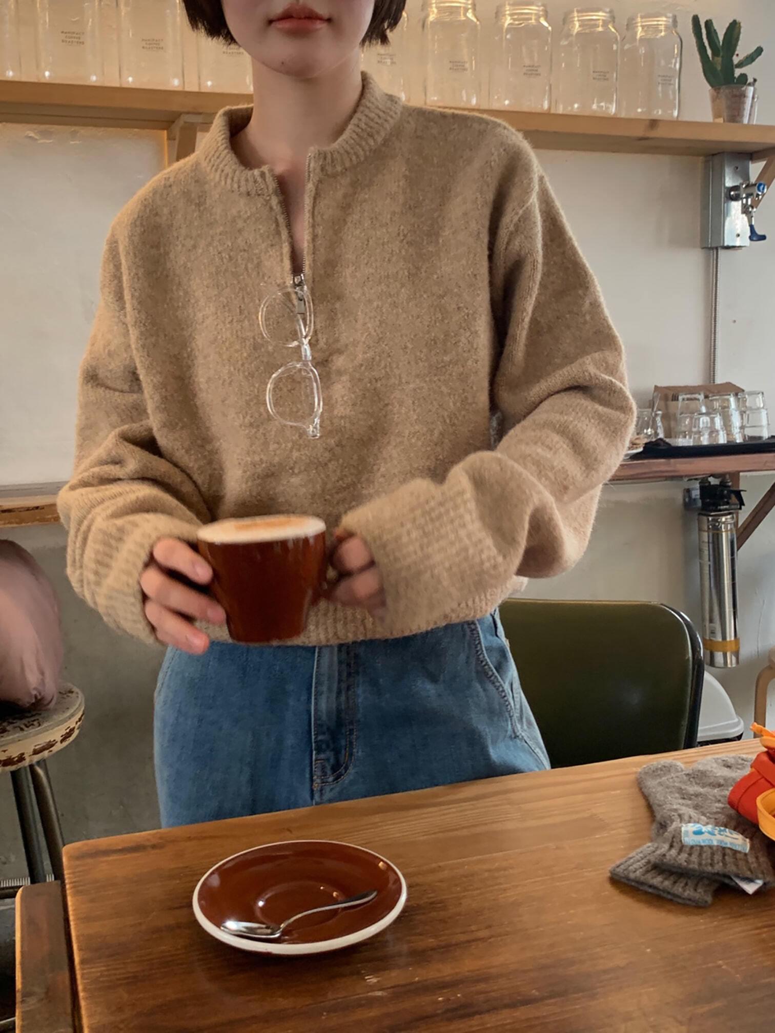 hug zip up knit