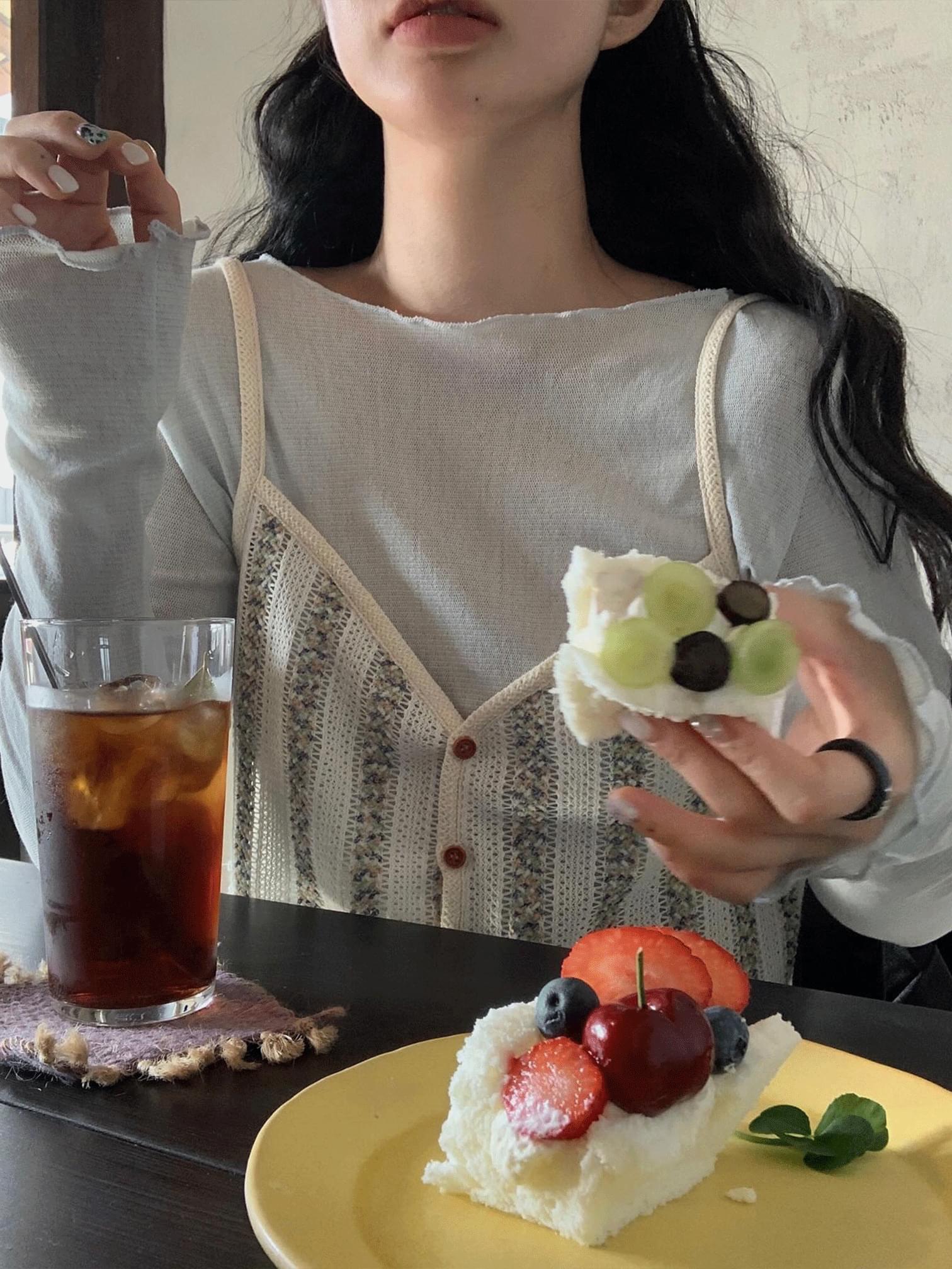 meringue frill tee