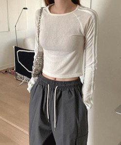 Tie line number crop tee