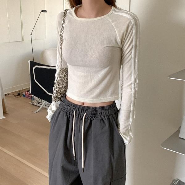 Tie line number crop tee