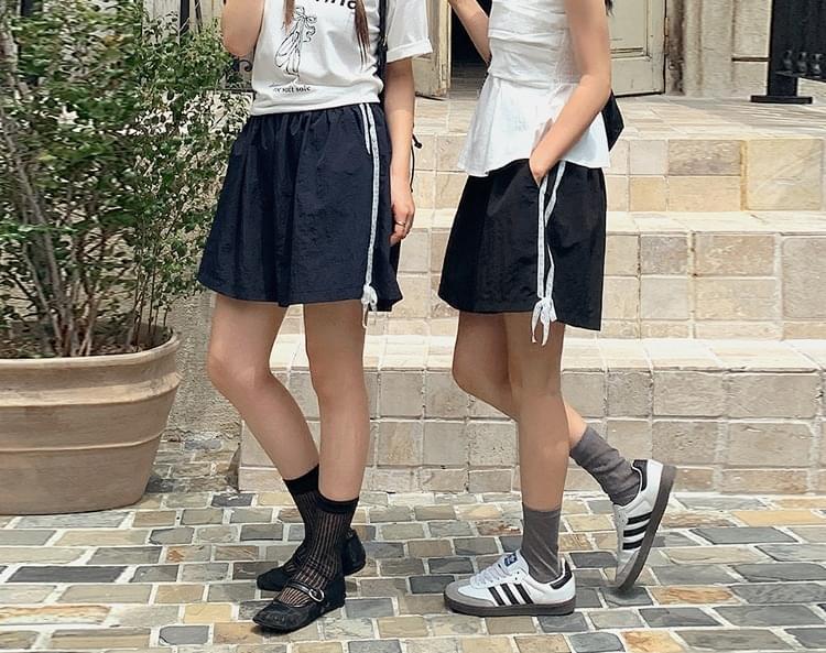 Illieet rustling banding lace color blocking shorts