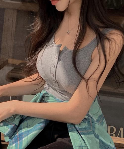 Leeum Button Cap Sleeveless T