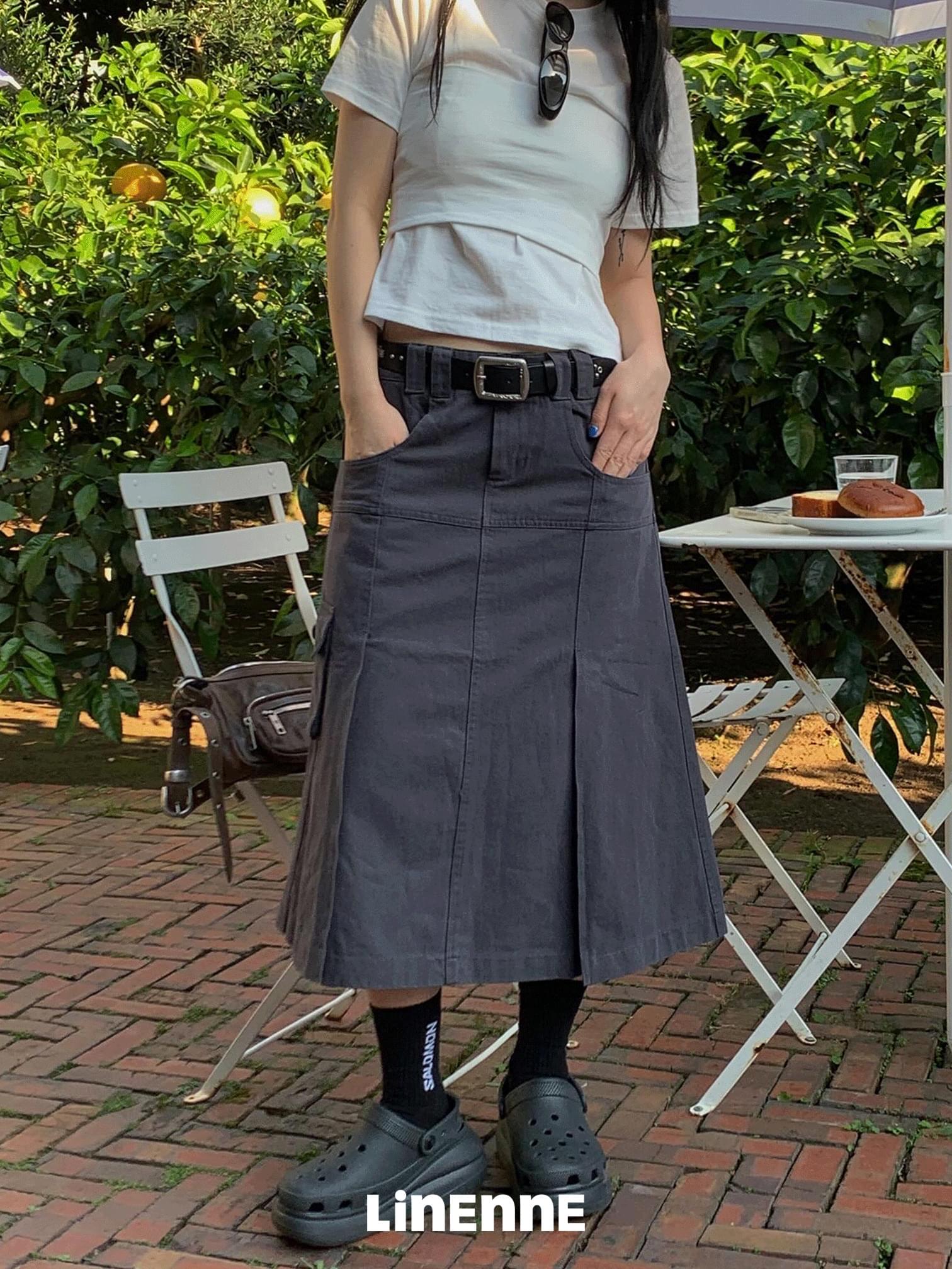 cargo pin tuck low skirt