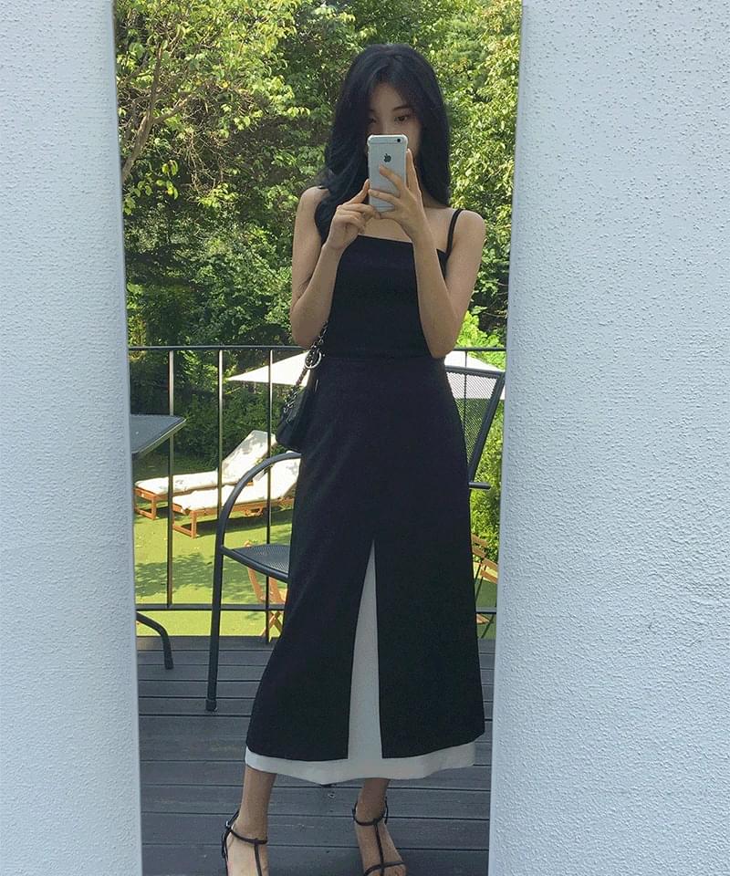 Lead Slit Coloring Long Skirt