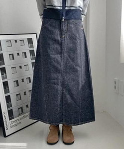 Congoleed Denim Buckle Long Skirt