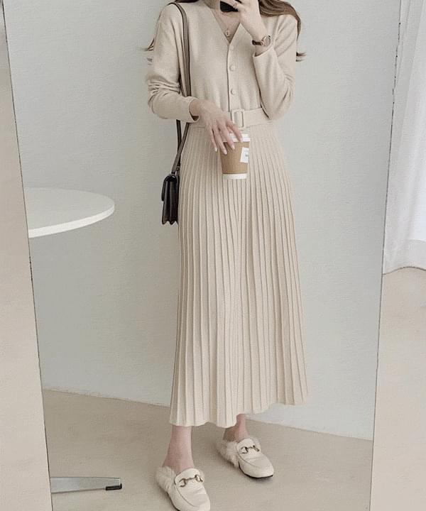 Belts V-Neck pleated long Dress