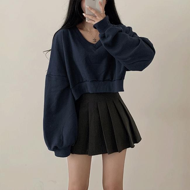 브이넥 크롭 맨투맨