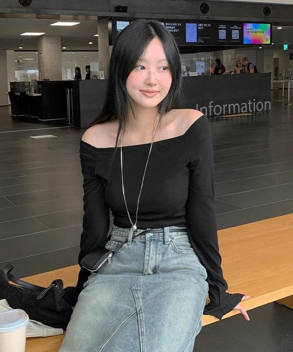 Raiden Slim Long Sleeve Off Shoulder T-Shirt -4 Colors