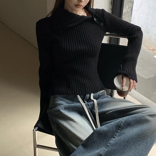 Laeva Diagonal Button Knitwear