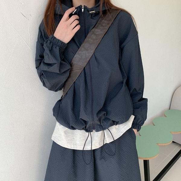 Repisa high neck hooded Jacket