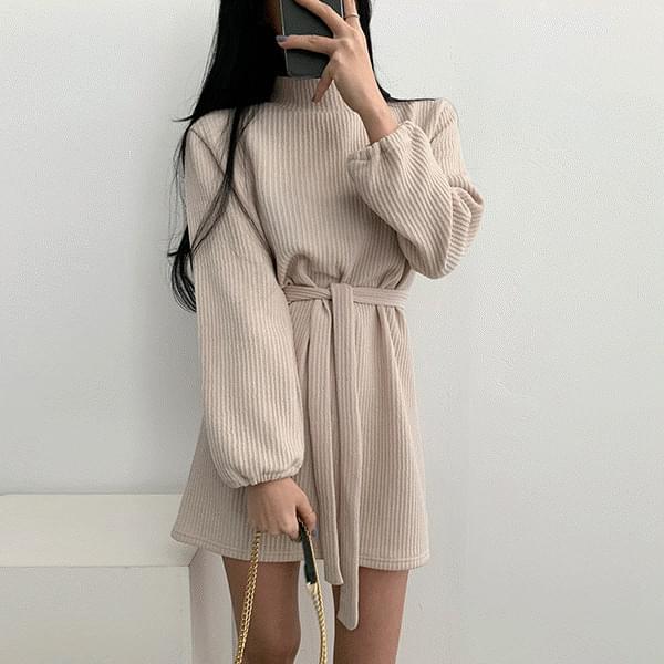 灯芯绒针织高领泡泡袖腰带连身洋装