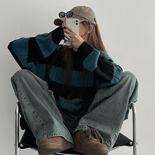 Trangkable Striped breasted Knitwear 