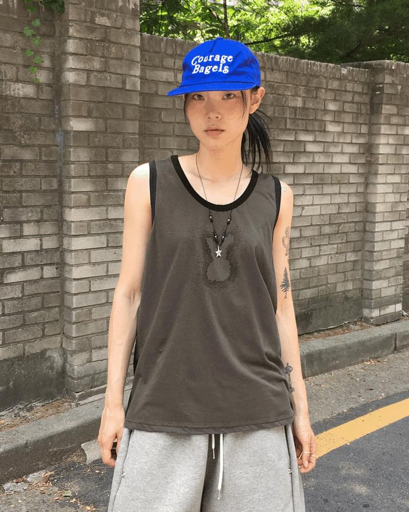 素色U領綁帶長版無袖上衣