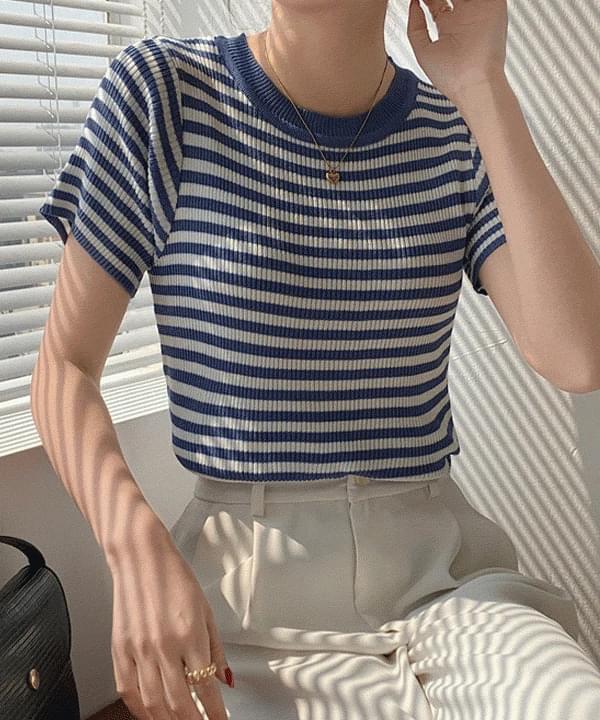 Parve Stripe Lip Knitwear Short Sleeve T-Shirt