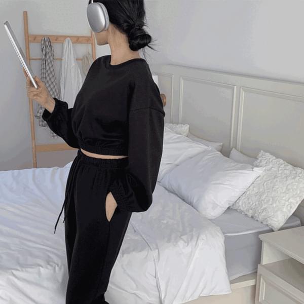Cream puff crop fit Sweatshirt + jogger pants training set P000BMST