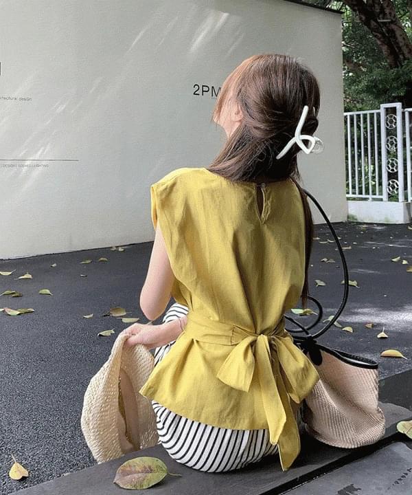 wavy strap ribbon sleeveless blouse