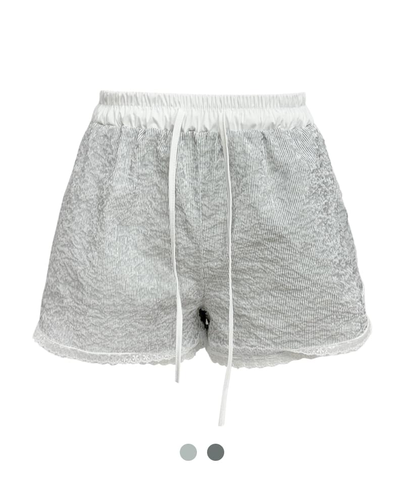 Selly lace shorts