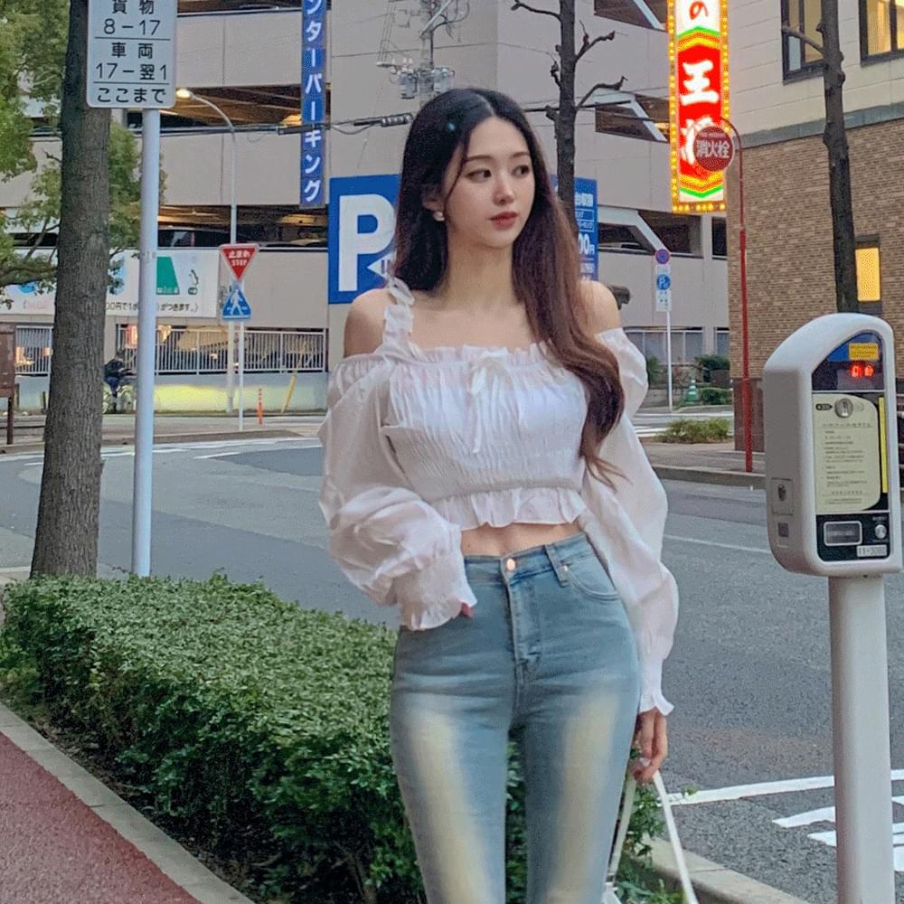 Lovely shirring off-shoulder smoke banding lace crop long-sleeved short-sleeved blouse sleeveless layered 2COL 衬衫