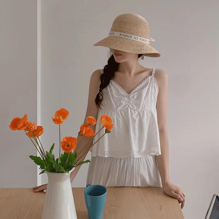 Daisy lace back banding crop blouse