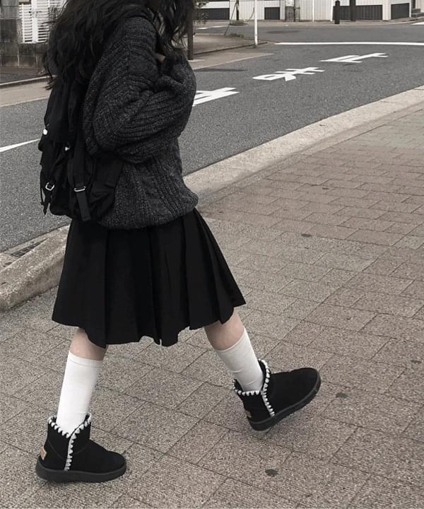ノーティッドミディプリーツスカート