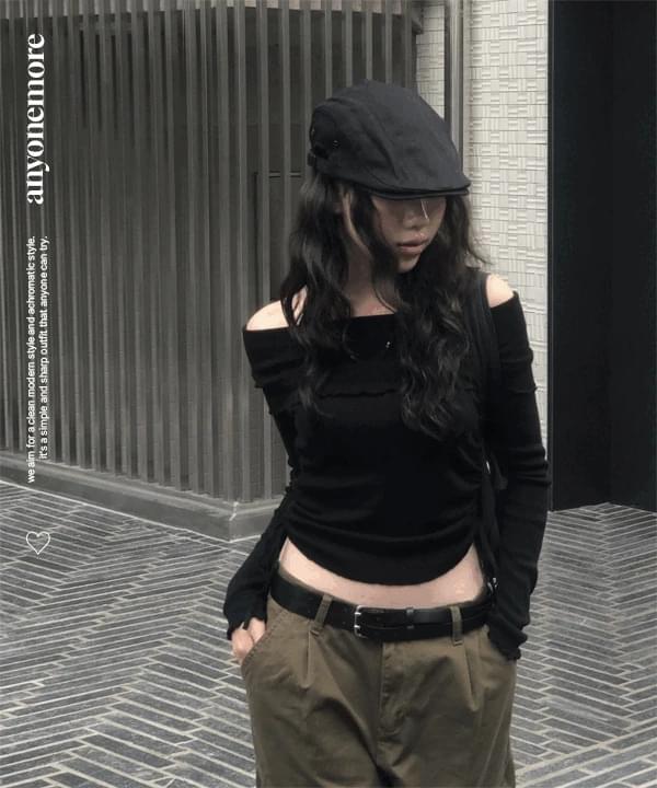 Ruo Off-Shoulder Shirring Long Sleeve T-Shirt