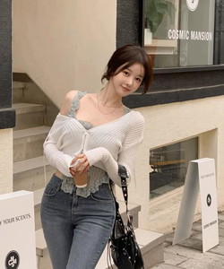 BOLEA Ribbed Golji Knitwear Crop Hooded Zip-Up