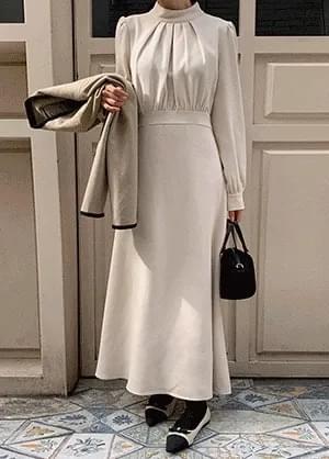 gown