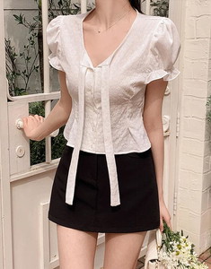 Romantic jacquard puff blouse