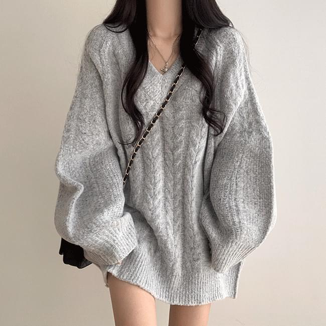 微厚麻花紋長款V領針織衫