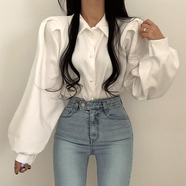Shoulder Pintuck Wang Puff Blouse