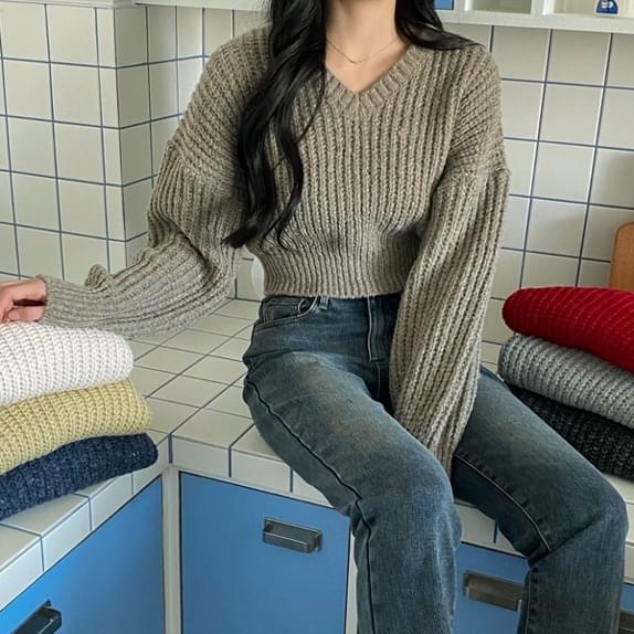 Moet Crop V- V-Neck Knitwear 