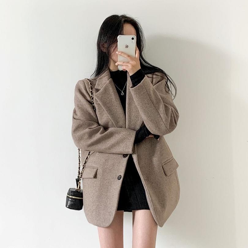 어깨부각X, 모카번 코트