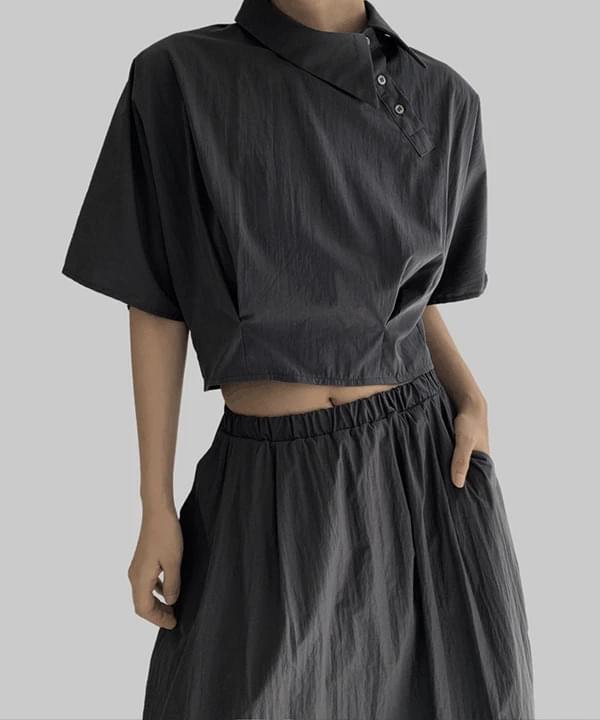 Volume pin tuck collar short sleeve shirt blouse