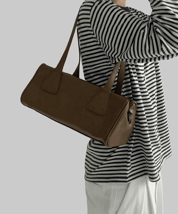 Kish Square Leather Shoulder Bag 肩背包