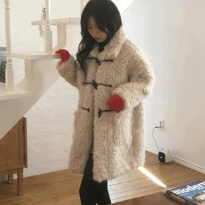 미컬 오버핏 퍼 더플 떡볶이 코트