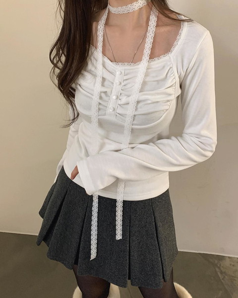 Top lace muffler bean button shirring t-shirt set