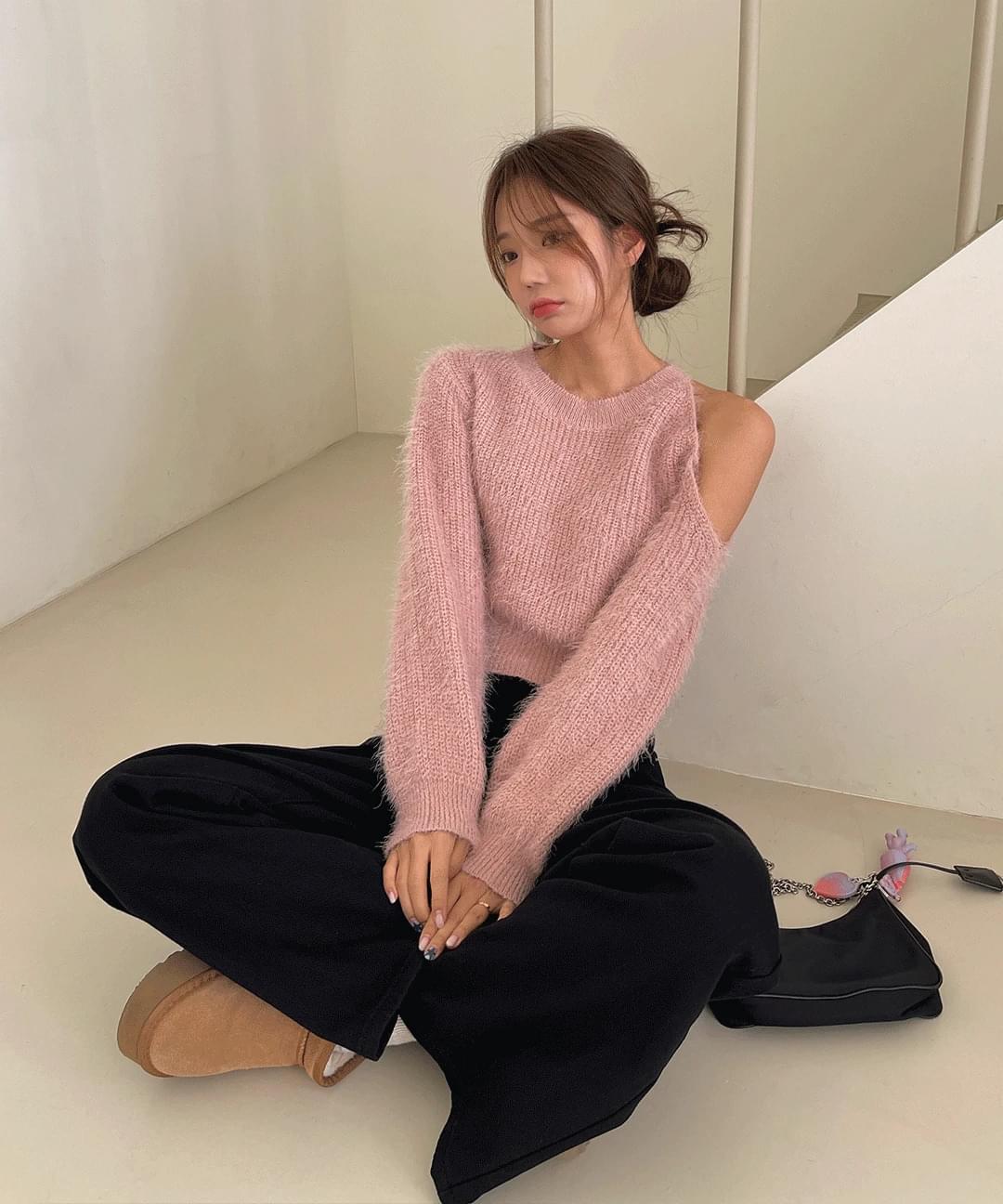 Able Unbalanced Crop Shoulder Team Fur Knitwear