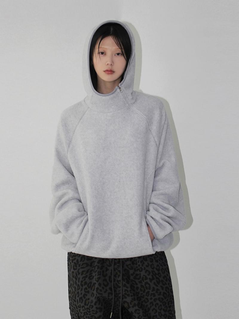 DIAGONAL ZIPPER FLEECE HOODIE