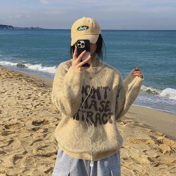 Chason Brush Lettering Knitwear