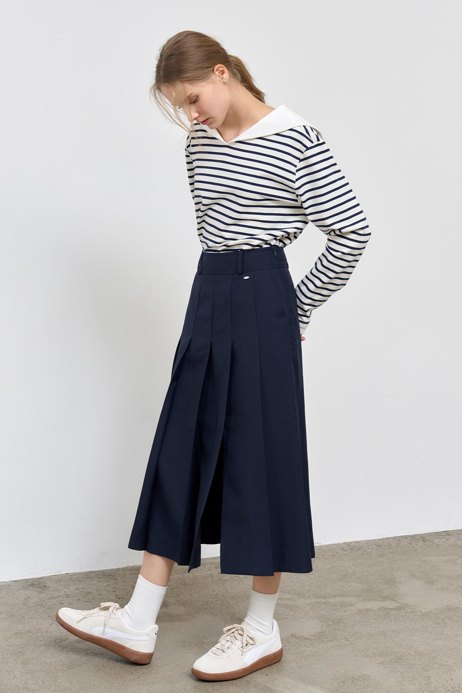WOMAN Bold Pleated Long Skirt