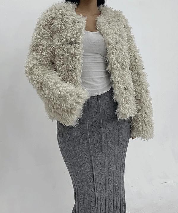 Hit Daily Nonkara Buckle Overfit Fake Fur Jacket