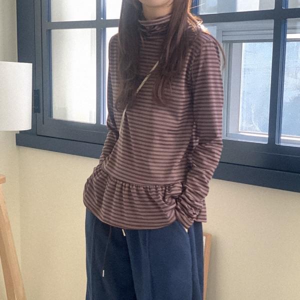 Violet Striped Frill Turtleneck T-shirt