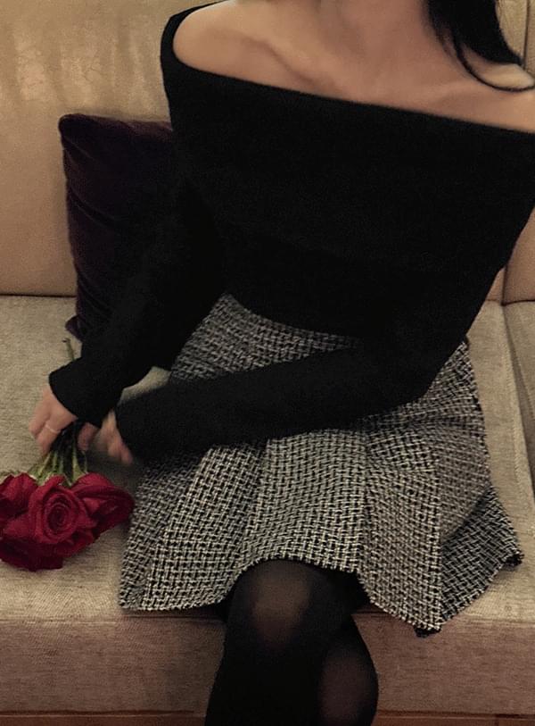 Flat Off-Shoulder Knitwear