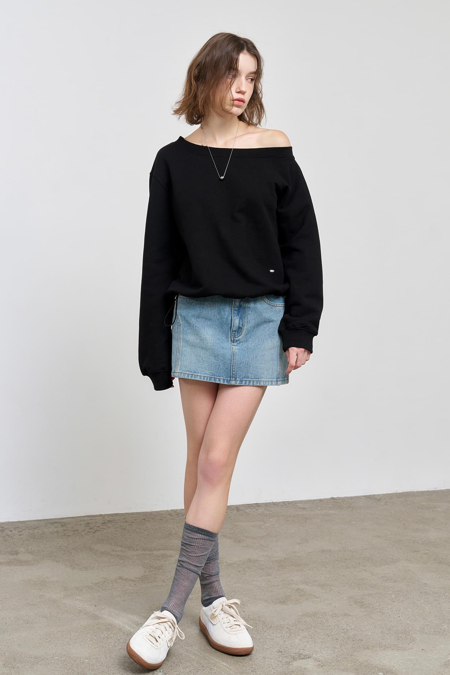 WOMAN One Shoulder Sweatshirt
