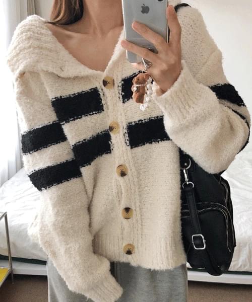 Lithuania Karachi two-line contrast high-neck button wool cardigan