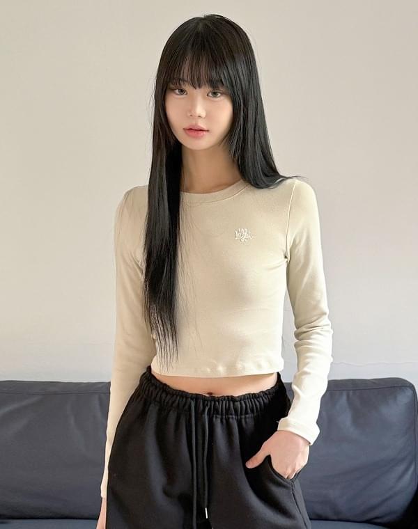 Slim fit crop long sleeve t-shirt
