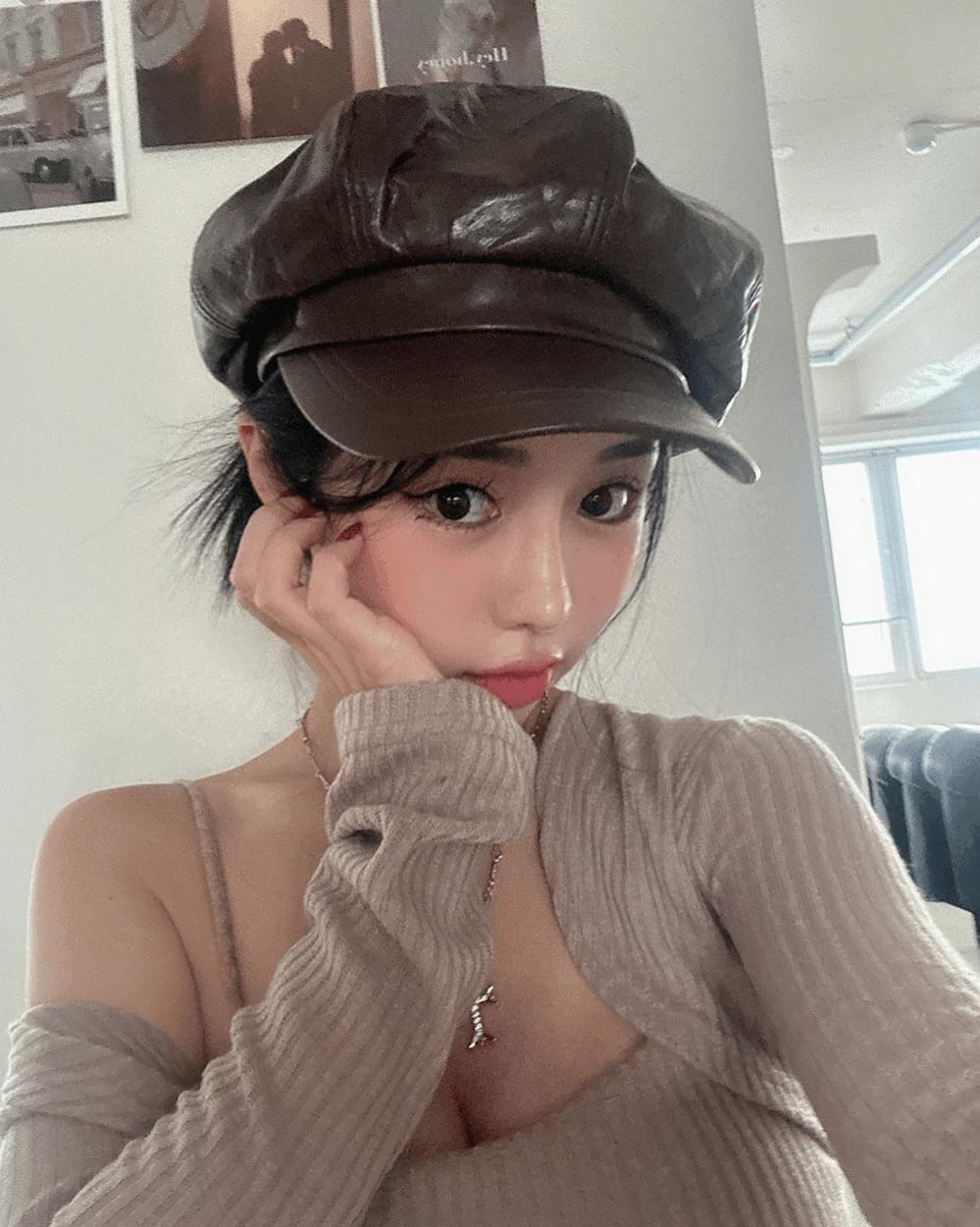 Leather Octagonal Baker Hat / Beige