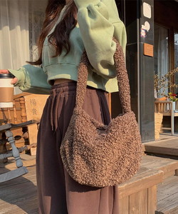 Wool shoulder bag Wool bag Toggle Buckle Button Pocket Winter Item Cozy Warm Tote Bag Daily