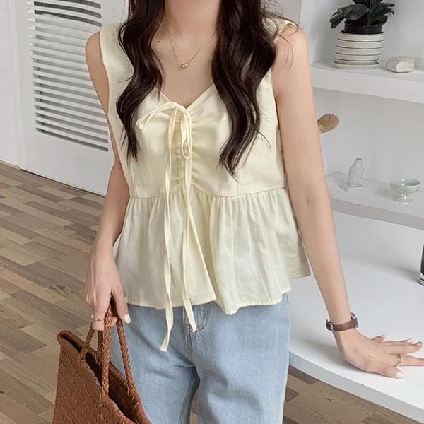 Welly Ribbon Sleeveless Blouse