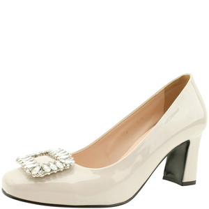Domestically produced enamel cubic brooch high heel pumps beige